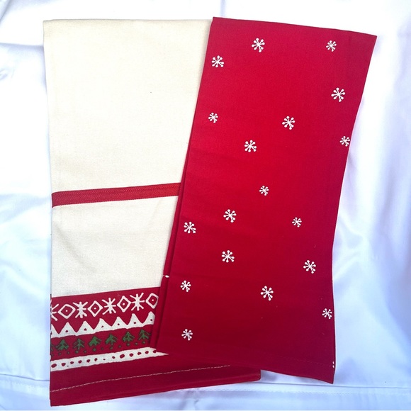 Hallmark Christmas Dishtowels. Set of 2. NWT - Picture 2 of 5